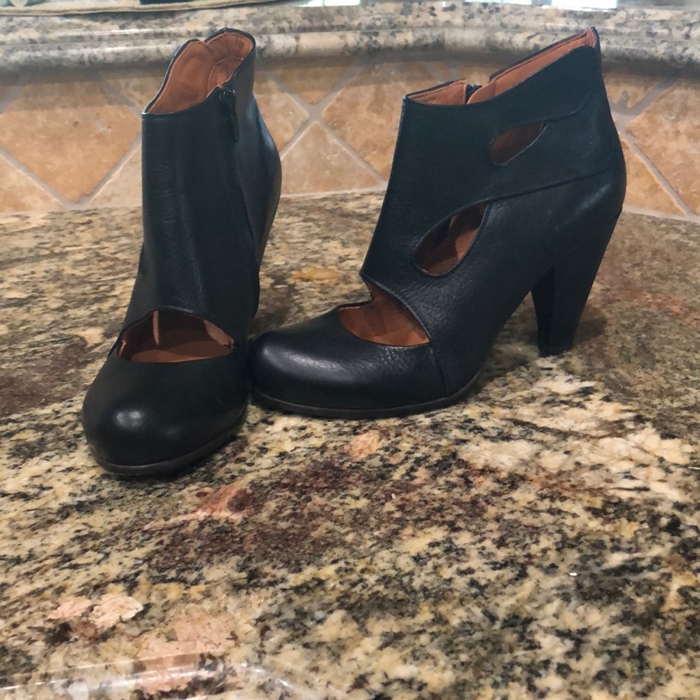 Coclico imported from Spain, Staple bootie.